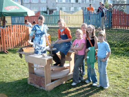 Do koła garncarskiego ustawiała się długa kolejka